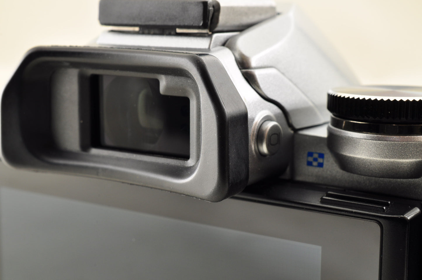 [US Duty Paid] OLYMPUS OM-D E-M10 Mirrorless Camera w/ 14-42mm 40-150mm Lens US