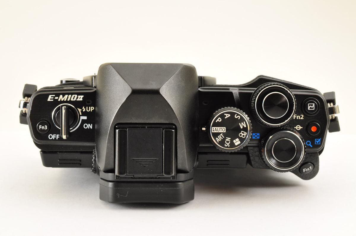 [Top Mint+] Olympus OM-D E-M10 Mark II 16.1 MP w/ 14-42mm EZ & 40-150mm Lens US