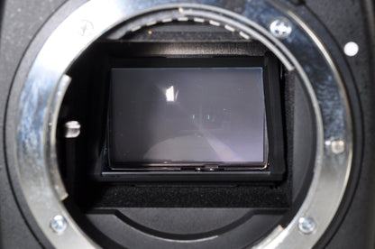 [US Duty Paid] Nikon D700 12.1MP Digital SLR Camera Body Count: 7117 US Ships