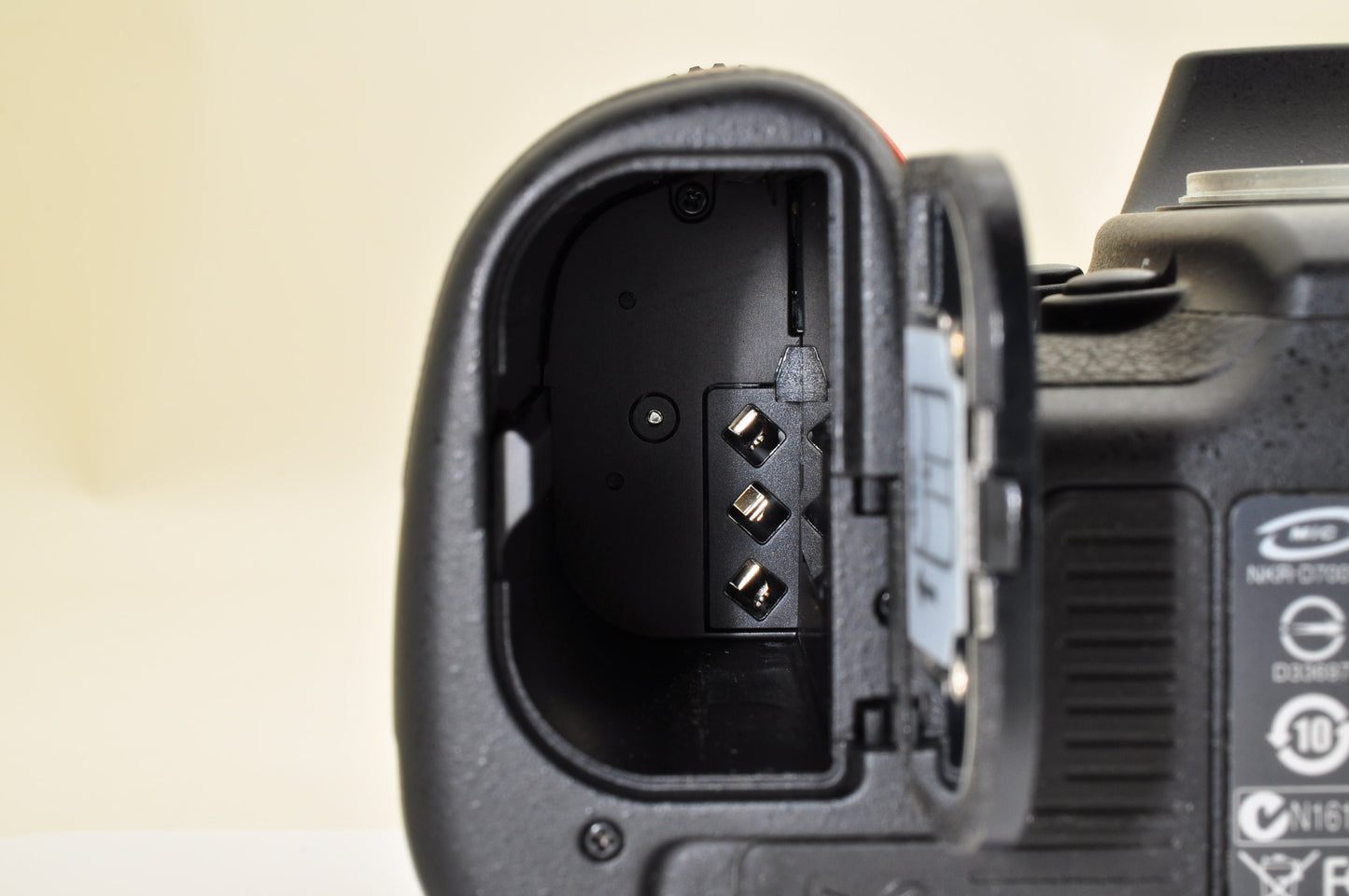 [Mint+ Count: 63] Nikon D700 12.1MP FX Digital SLR Camera Body Ship from USA