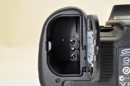 [Mint+ Count: 63] Nikon D700 12.1MP FX Digital SLR Camera Body Ship from USA