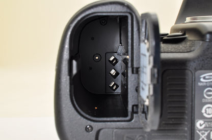 [Mint+++ SC: 6888] Nikon D700 12.1MP FX Digital SLR Camera Body Ship from US OR