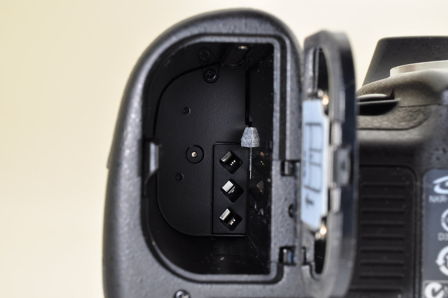 [Mint+ Count: 4191] Nikon D700 12.1MP FX Digital SLR Camera Body Ship from USA