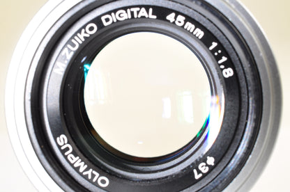 [Mint+++] Olympus M.Zuiko Digital 45mm F/1.8 Lens Silver Micro Four Thirds USA