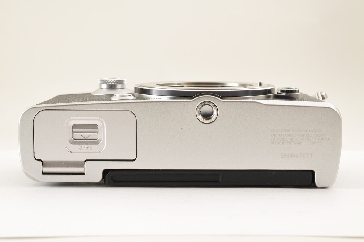 [Top Mint+++] Olympus PEN-F 20.3MP Digital Mirrorless Silver Body SC: 405 US OR