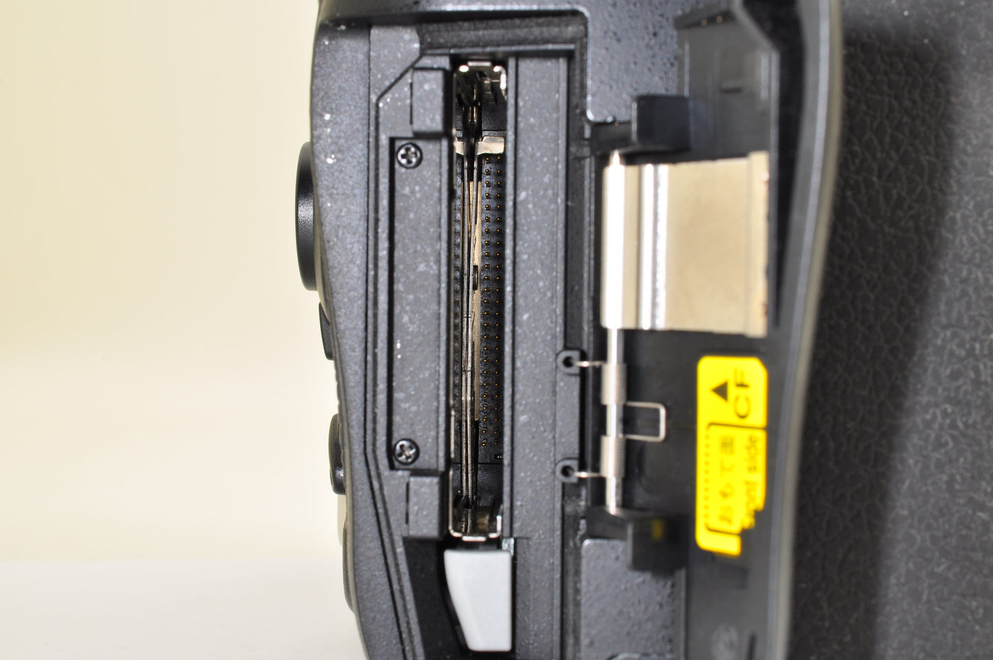 [US Duty Paid] Nikon D700 12.1MP Digital SLR Camera Body Count: 7117 US Ships