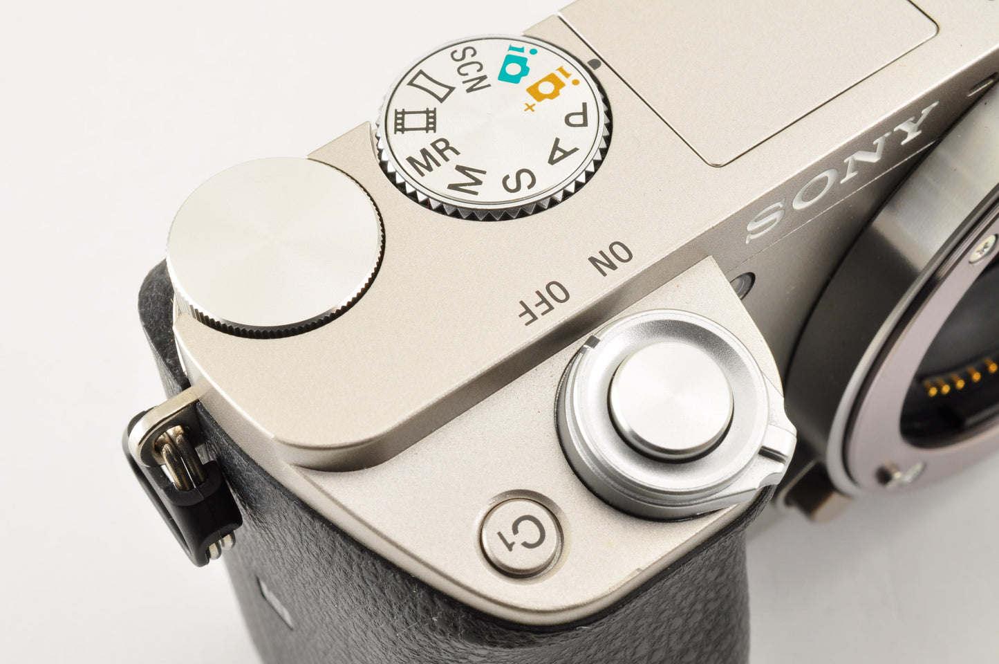 [US Duty Paid] SONY A6000 ILCE-6000Y SILVER w/ SELP1650 & SEL55210 SC: 1162 USA