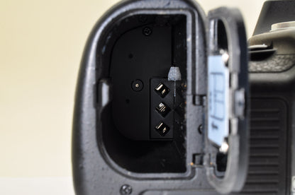 [US Duty Paid] Nikon D700 12.1MP Digital SLR Camera Body Count: 11297 US Ships