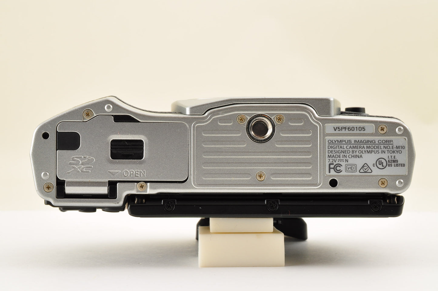 [US Duty Paid] OLYMPUS OM-D E-M10 Mirrorless Camera w/ 14-42mm 40-150mm Lens US