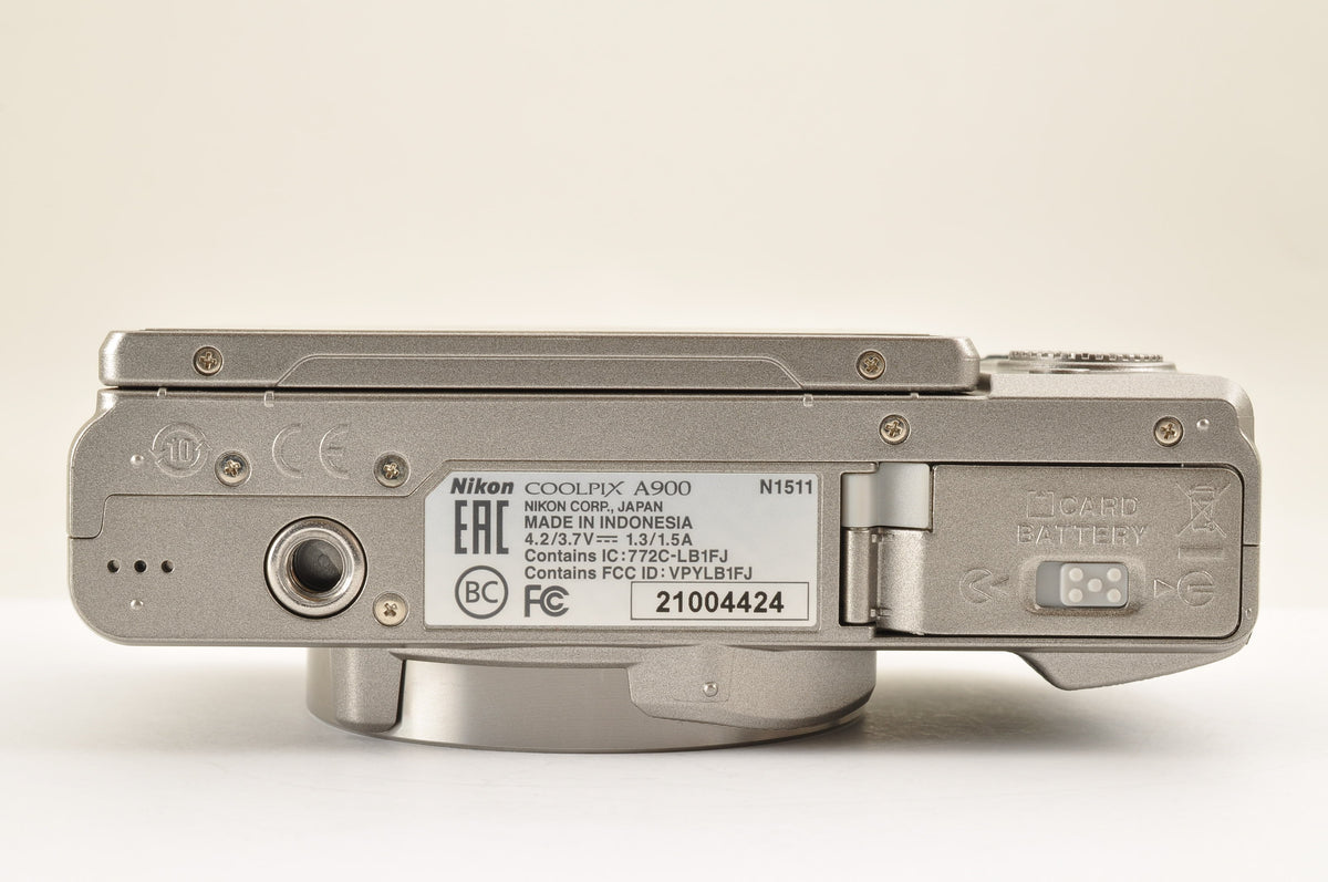 [Top Mint+ in BOX] Nikon COOLPIX A900 Silver 20.3MP Compact Digital Camera OR US