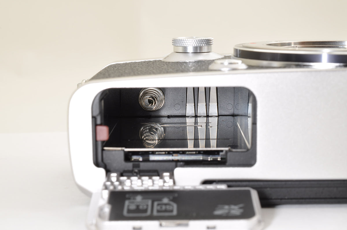 [Top Mint+++] Olympus PEN-F 20.3MP Digital Mirrorless Silver Body SC: 405 US OR