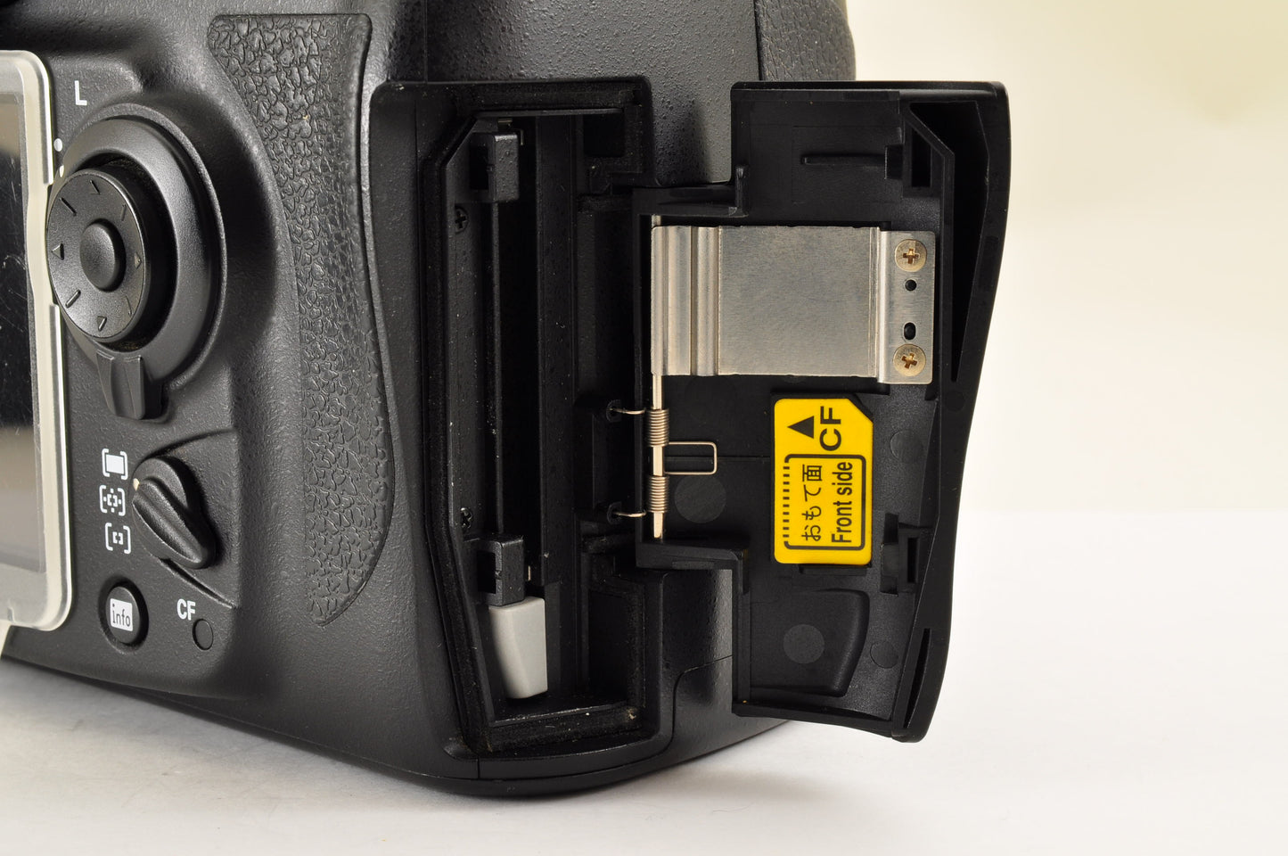 [US Duty Paid] Nikon D700 12.1MP Digital SLR Camera Body Count: 7117 US Ships