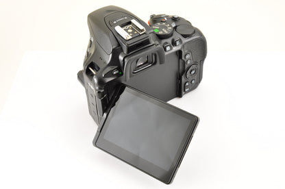 [US Duty Paid] Nikon D5600 DSLR Camera w/AF-P 18-55mm & 70-300mm VR Lens Kit US