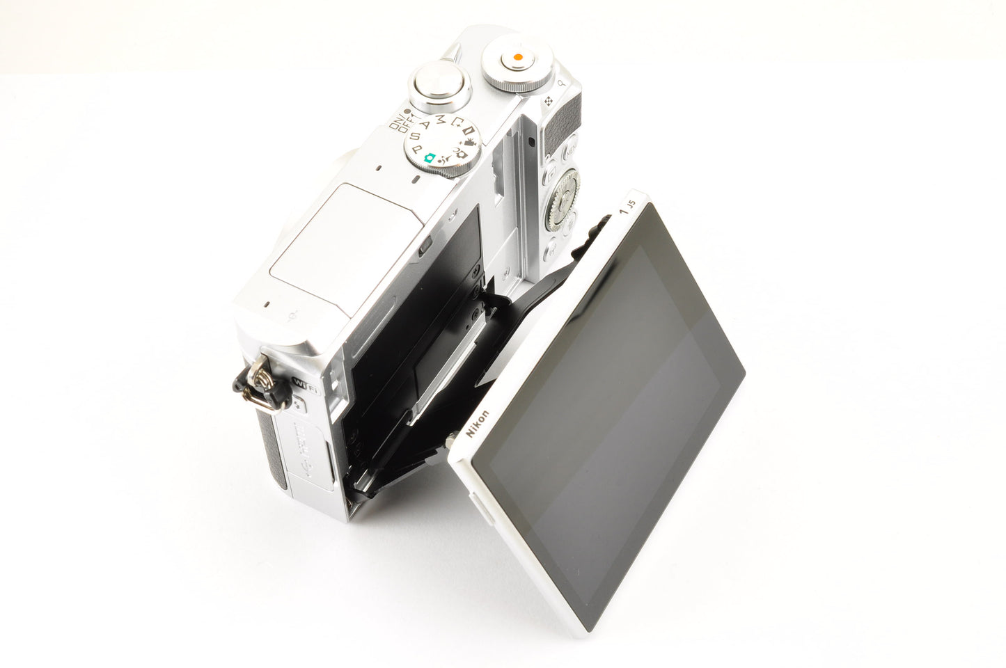 [Mint+ SC: 101] Nikon 1 J5 Silver Double Lens Kit 10-30mm & 30-110mm US Ships