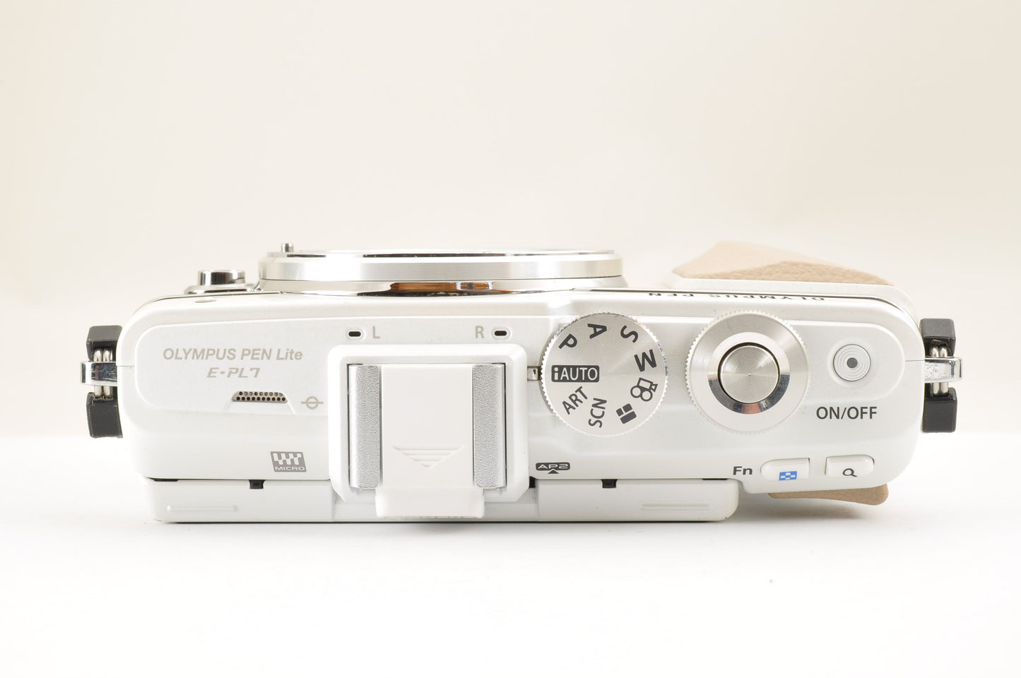[US Duty Paid] OLYMPUS PEN E-PL7 Mirrorless Digital Camera 16.1MP W zoom Lens
