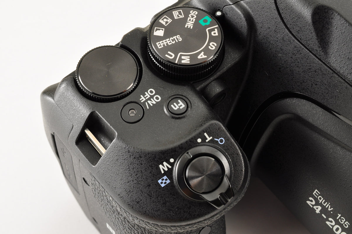 [Top Mint+] Nikon COOLPIX P900 Black 83x zoom 16MP Compact Digital Camera US OR