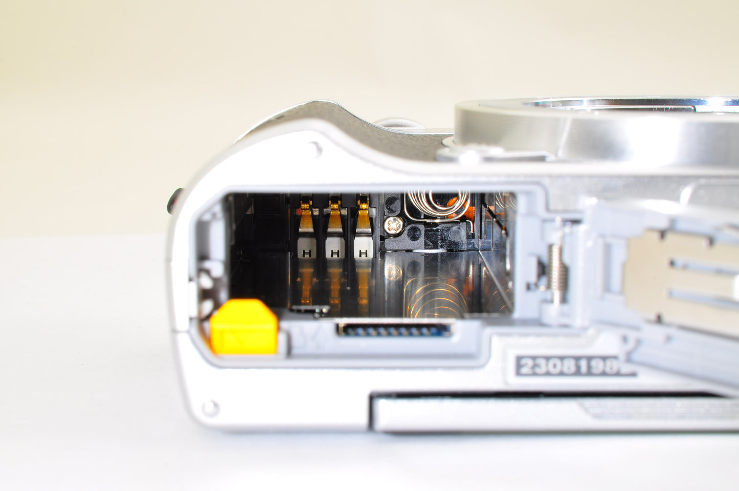 [Mint+ SC: 101] Nikon 1 J5 Silver Double Lens Kit 10-30mm & 30-110mm US Ships