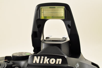 [US Duty Paid] Nikon D5600 DSLR Camera w/AF-P 18-55mm & 70-300mm VR Lens Kit US