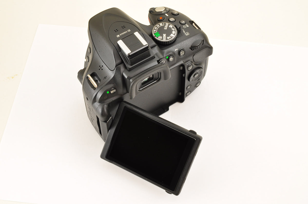 [Mint+++] Nikon D5200 24.1MP Digital SLR BLACK w/ 18-55mm & 55-300mm US Stock
