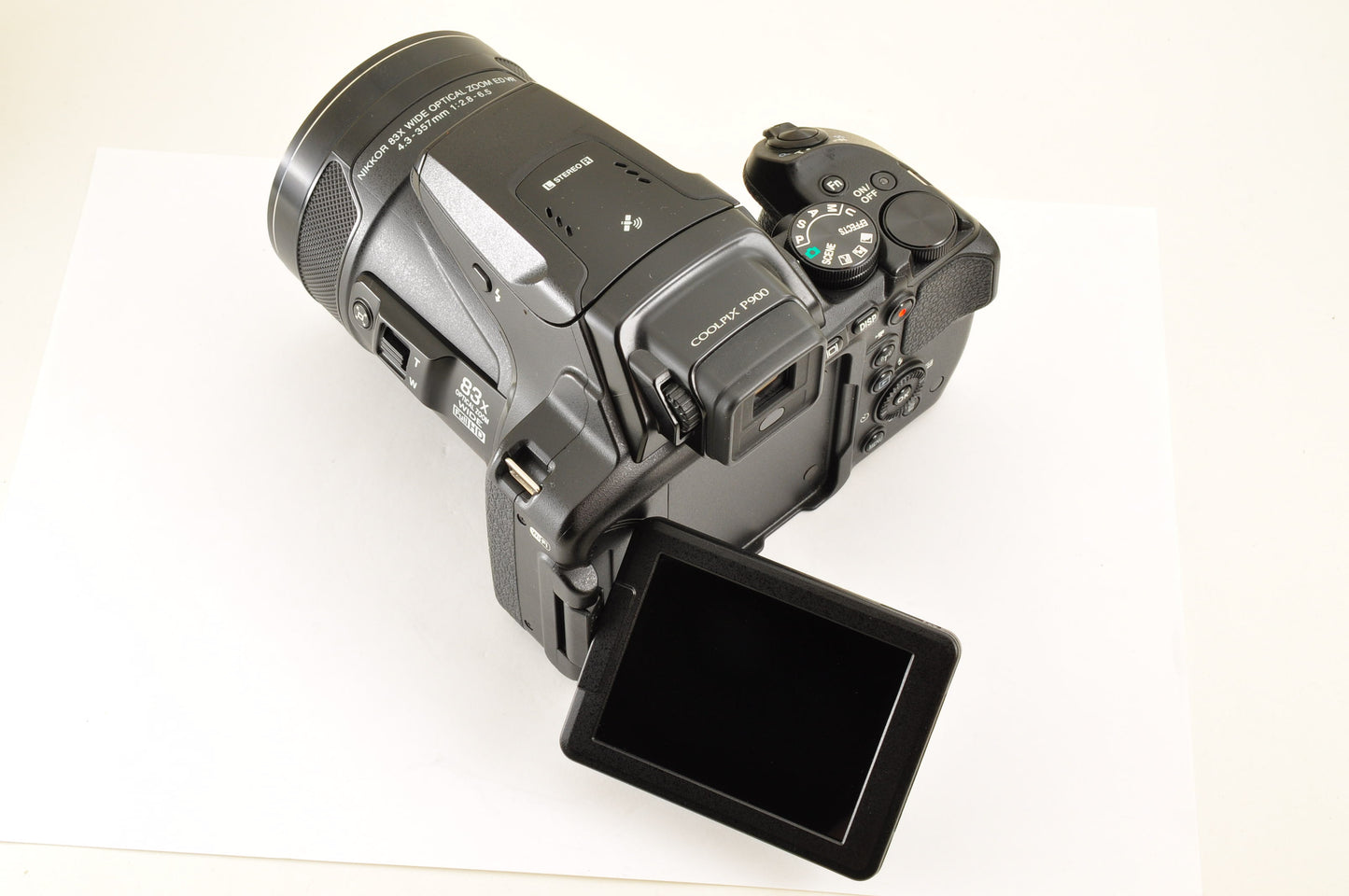 [Top Mint] Nikon COOLPIX P900 Compact Digital Camera 16MP 83x Zoom US OR Stock