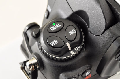 [Mint+ Count: 4191] Nikon D700 12.1MP FX Digital SLR Camera Body Ship from USA