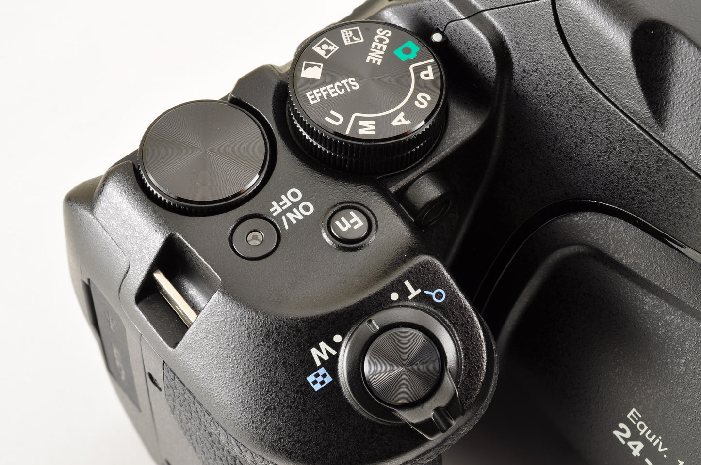 [Top Mint+] Nikon COOLPIX P900 Black 83x zoom 16MP Compact Digital Camera USA