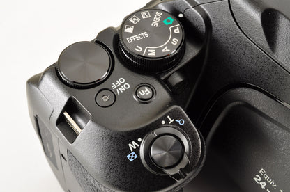 [Top Mint+] Nikon COOLPIX P900 Black 83x zoom 16MP Compact Digital Camera USA