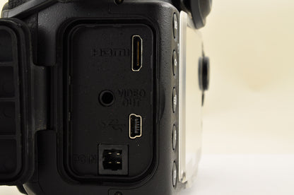 [US Duty Paid] Nikon D700 12.1MP Digital SLR Camera Body Count: 7117 US Ships