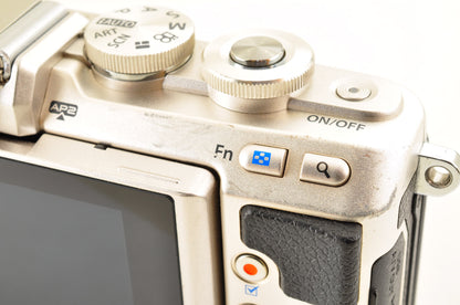 [Mint+ in BOX] OLYMPUS PEN E-PL7 Mirrorless Digital Camera 16.1MP W zoom Lens US
