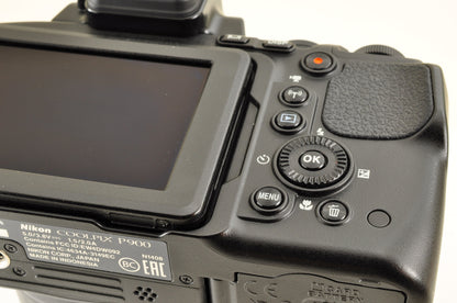 [Top Mint] Nikon COOLPIX P900 Compact Digital Camera 16MP 83x Zoom US OR Stock