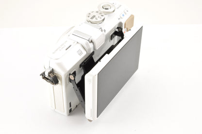 [US Duty Paid] OLYMPUS PEN E-PL7 Mirrorless Digital Camera 16.1MP W zoom Lens