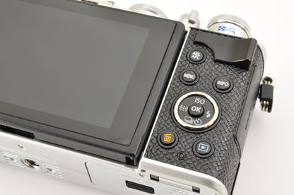 [US Duty Paid] OLYMPUS PEN E-P7 Mirrorless Camera Silver Body only US Ships