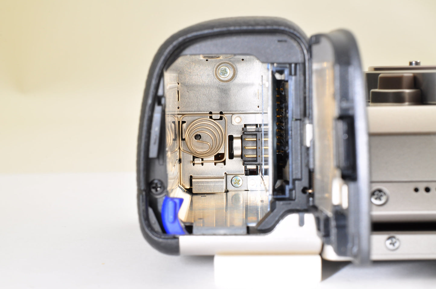 [US Duty Paid] SONY A6000 ILCE-6000Y SILVER w/ SELP1650 & SEL55210 SC: 1162 USA