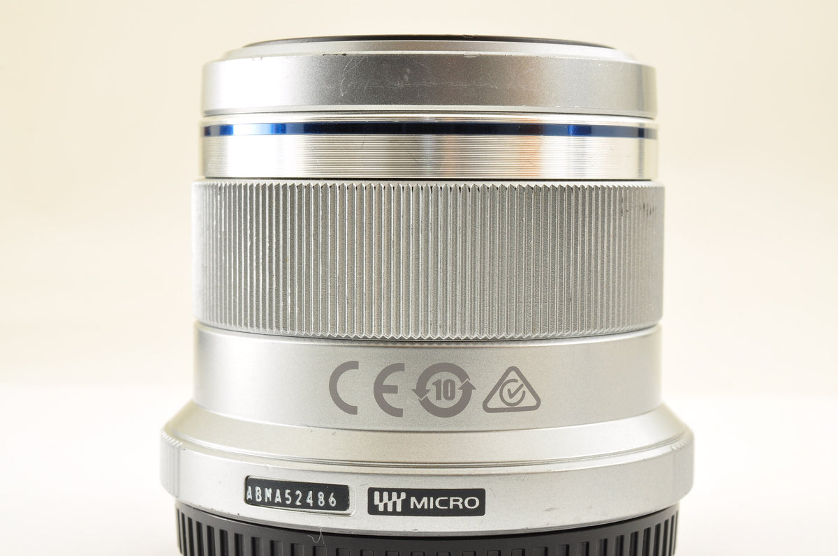 [Mint+++] Olympus M.Zuiko Digital 45mm F/1.8 Lens Silver Micro Four Thirds USA