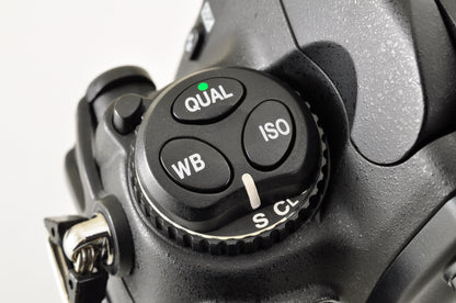 [Mint+ Count:2977] Nikon D700 12.1MP FX Digital SLR Camera Body Ship from USA