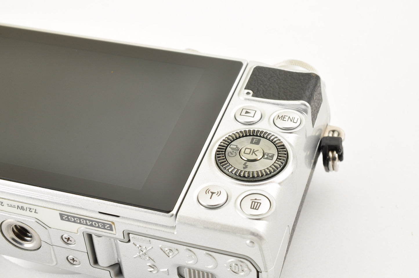 [US Duty Paid] Nikon 1 J5 Silver Double Lens Kit 10-30mm & 18.5mm SC: 1652 USA