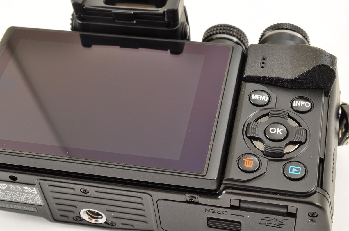 [Top Mint+] Olympus OM-D E-M10 Mark II 16.1 MP w/ 14-42mm EZ & 40-150mm Lens US