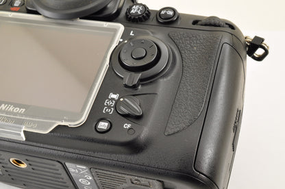 [US Duty Paid] Nikon D700 12.1MP Digital SLR Camera Body Count: 7117 US Ships