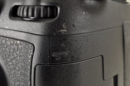 [Mint+ Count: 4191] Nikon D700 12.1MP FX Digital SLR Camera Body Ship from USA