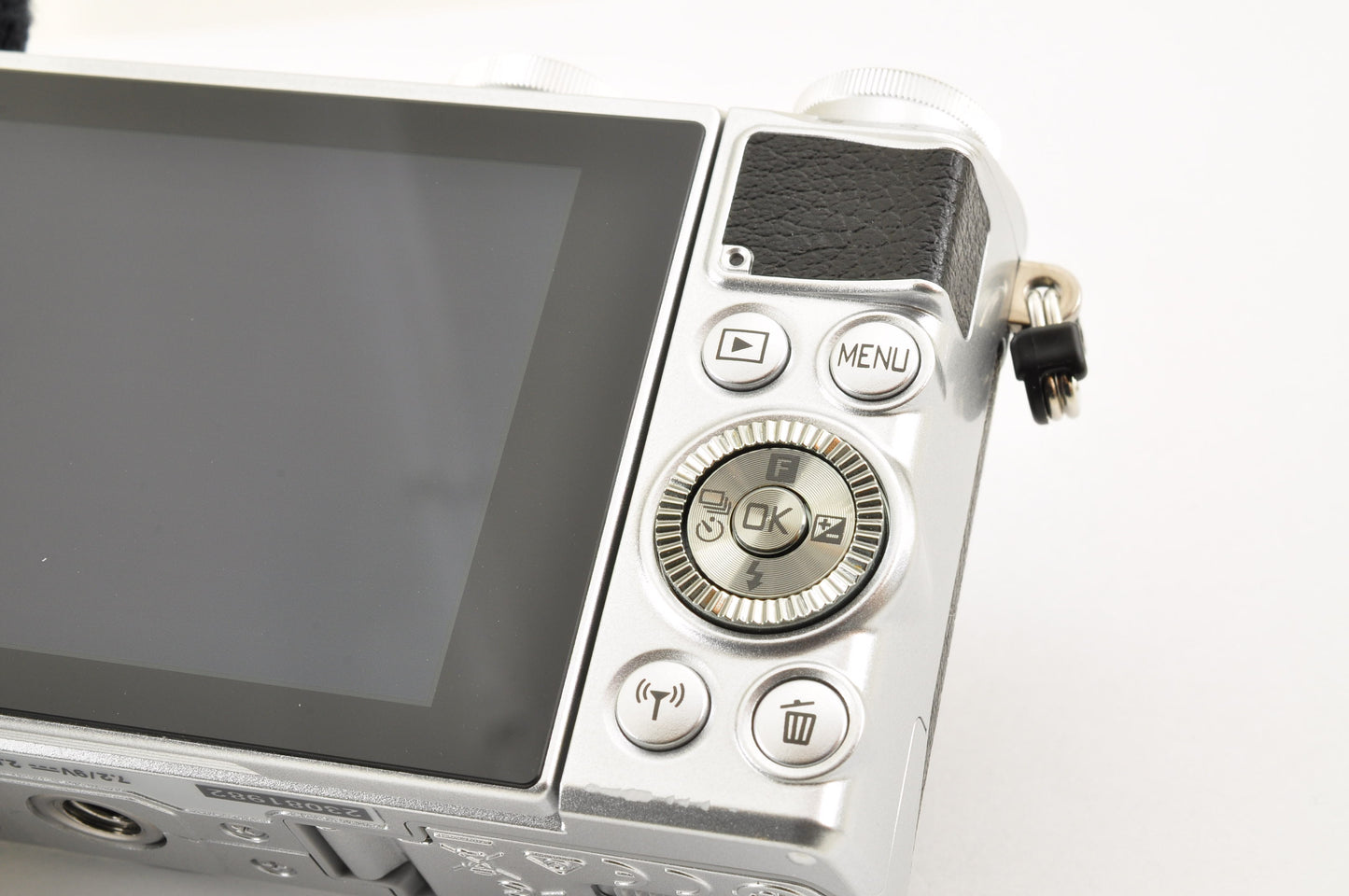 [Mint+ SC: 101] Nikon 1 J5 Silver Double Lens Kit 10-30mm & 30-110mm US Ships