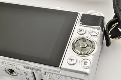 [Mint+++ SC:3038] Nikon 1 J5 Silver Double zoom Kit 10-30mm & 30-110mm US Ships