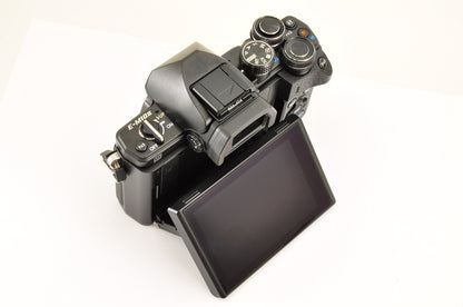 [Top Mint+] Olympus OM-D E-M10 Mark II 16.1 MP w/ 14-42mm EZ & 40-150mm Lens US