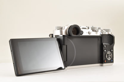 [Top Mint+++] Olympus PEN-F 20.3MP Digital Mirrorless Silver Body SC: 405 US OR
