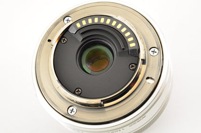 [US Duty Paid] Nikon 1 J5 Silver Double Lens Kit 10-30mm & 18.5mm SC: 1652 USA