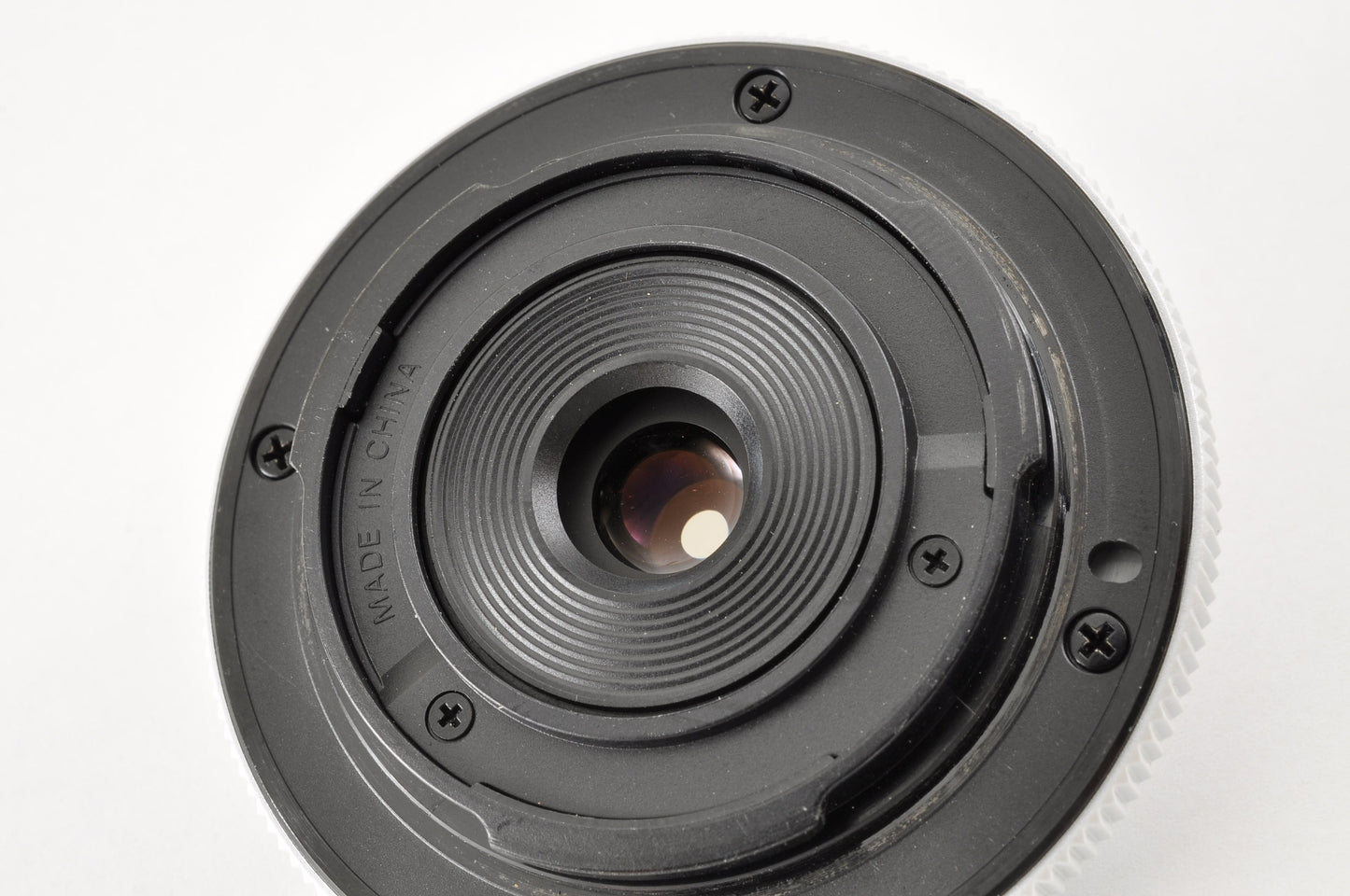 [Top Mint Count: 152] OLYMPUS PEN E-PL8 White & 15mm F/8 Body cap Lens USA