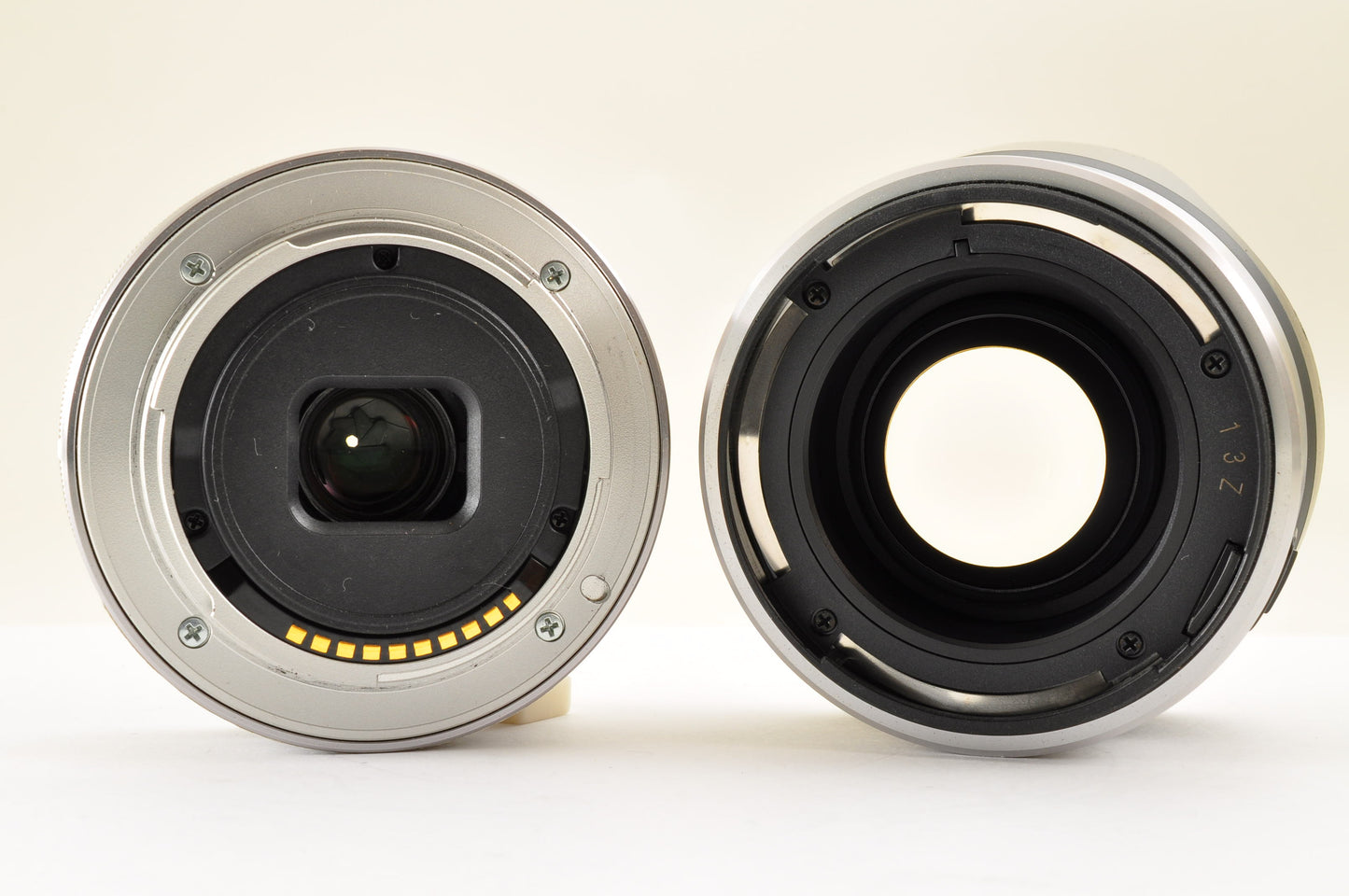 [Mint] SONY Alpha A6000 Mirrorless Camera Silver w/ SELP1650 & SEL16F28 USA