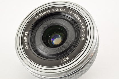 [US Duty Paid] OLYMPUS OM-D E-M10 Mirrorless Camera w/ 14-42mm 40-150mm Lens US