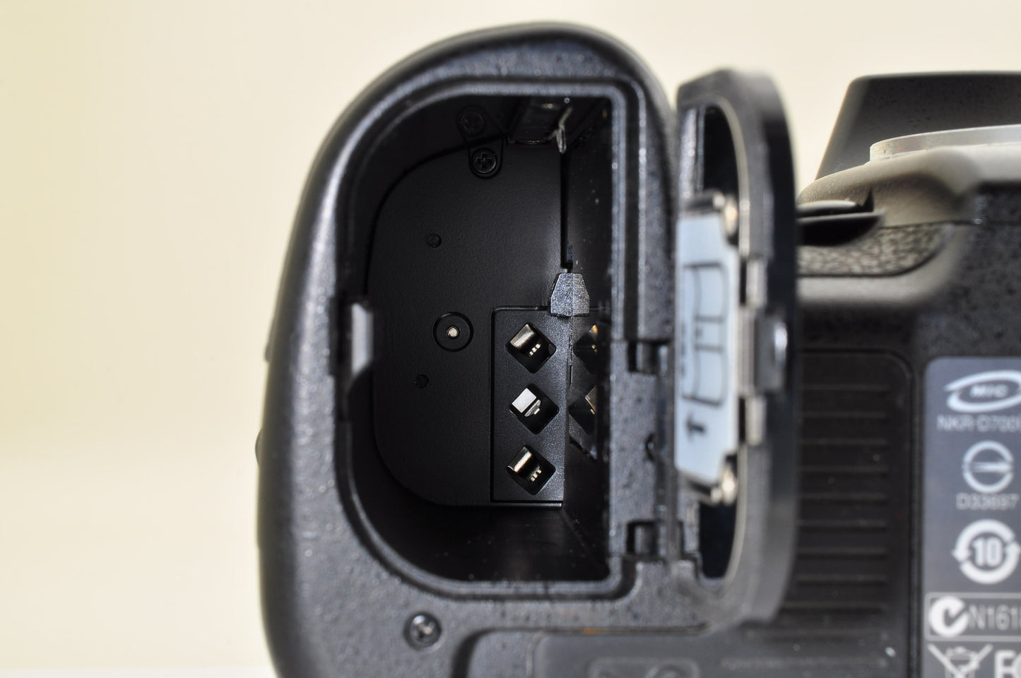 [Mint+ Count:2977] Nikon D700 12.1MP FX Digital SLR Camera Body Ship from USA