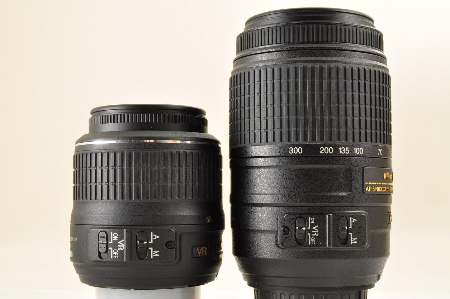 [Top Mint+] Nikon D5200 24.1MP Digital SLR BLACK w/ 18-55mm & 55-300mm US Stock