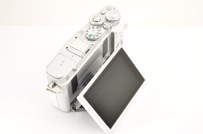 [US Duty Paid] OLYMPUS PEN E-P7 Mirrorless Camera White W zoom lens Kit US ship